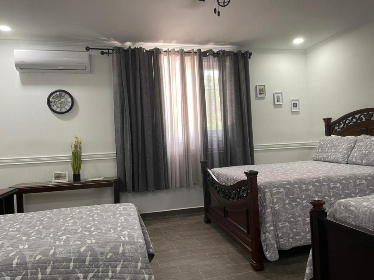 Refugio De La Montana B&B San Pedro Sula Esterno foto